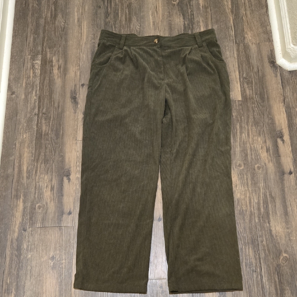 HALARA Women's Straight Leg Corduroy Pants in Olive